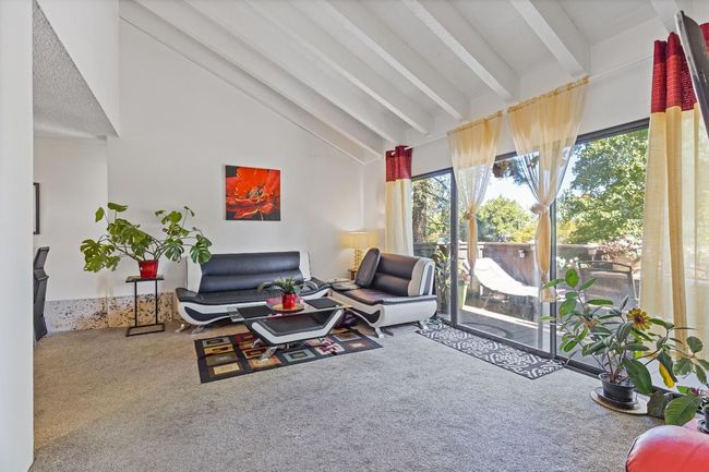 UNIT-4 - 2200 Woodside Ln, Condo with 2 bedrooms, 1 bathrooms and null parking in Sacramento CA | Image 6