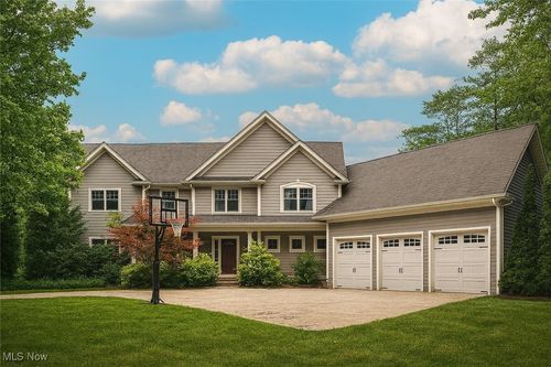 11060 Taylor May Rd, Chagrin Falls, OH, 44023-9063 | Card Image