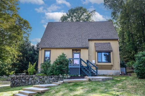 31 Pilgrim Ln, Naugatuck, CT, 06770-1615 | Card Image