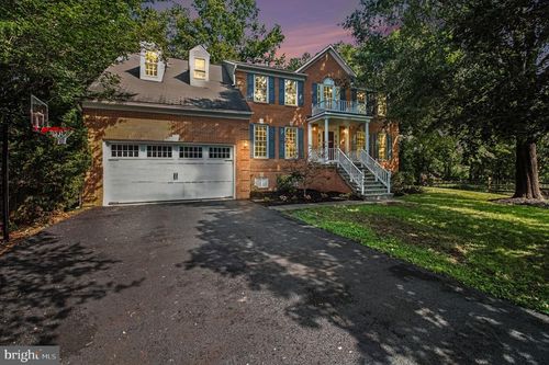 6356 Lee Forest Path, CENTREVILLE, VA, 20120-3941 | Card Image