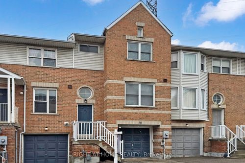 63-18 Brandy Lane Way, Newmarket, ON, L3Y8P7 | Card Image