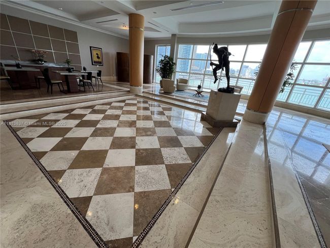 APT-4505 - 848 Brickell Key Dr, Condo with 3 bedrooms, 4 bathrooms and null parking in Miami FL | Image 48