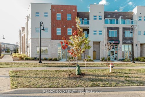 3-124 Seabrook Dr, Kitchener, ON, N2R0R7 | Card Image