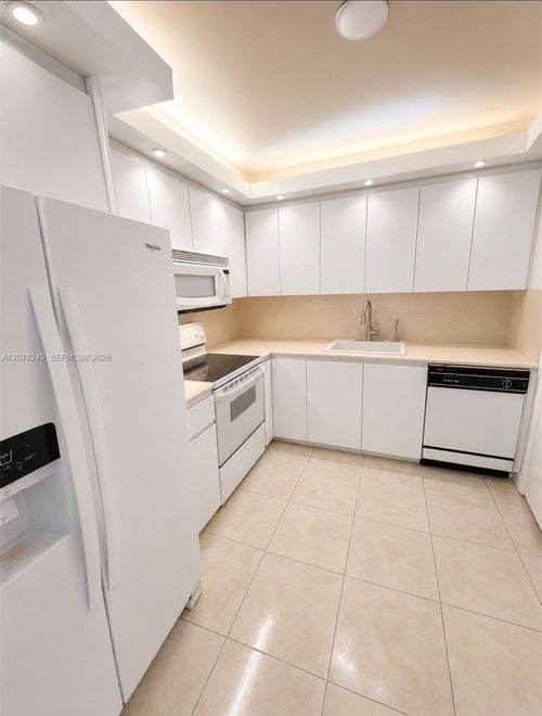 1707-600 Three Islands Blvd, Hallandale Beach, FL, 33009-2851 | Card Image