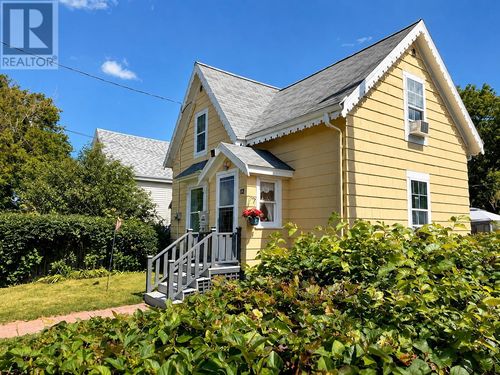 31 Russell St, Summerside, PE, C1N2T4 | Card Image