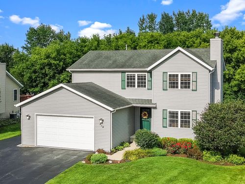 814 Robert Dr, Woodstock, IL, 60098-2485 | Card Image