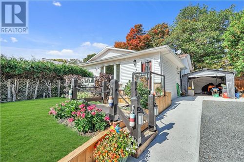 5 Feltz Rd, Elliot Lake, ON, P5A3P8 | Card Image