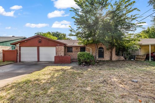 3005 Farrell Ln, Fort Worth, TX, 76119-1525 | Card Image