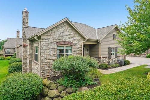 1047 Ann Marie Way, Oconomowoc, WI, 53066-2916 | Card Image