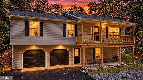 402 Wrens View Ln, HARPERS FERRY, WV, 25425-6263 | Card Image