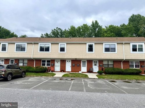 909 Silver Ct, Hamilton Square, NJ, 08690-3521 | Card Image