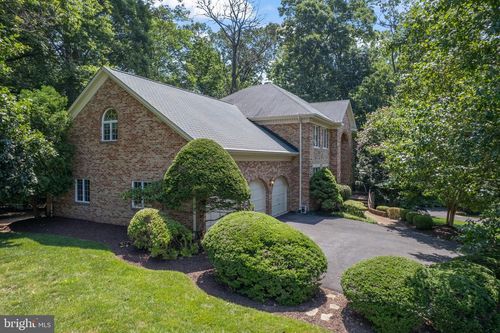 2713 Silkwood Ct, OAKTON, VA, 22124-1455 | Card Image