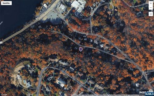 57 Ludlum Rd, Wayne, NJ, 07470-6248 | Card Image