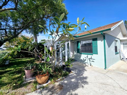 484 Poinciana Dr, Melbourne, FL, 32935-6853 | Card Image