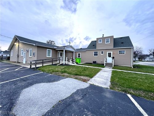 201 W Lytle St, Fostoria, OH, 44830-2431 | Card Image
