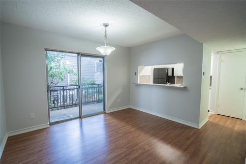 apt-202-4020 Holland Ave, Dallas, TX, 75219-3856 | Card Image