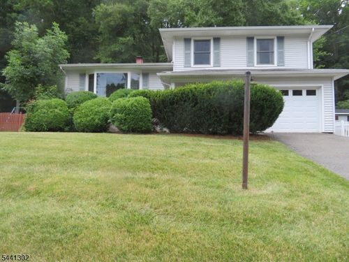 30 Deer Path Dr, Flanders, NJ, 07836-9504 | Card Image