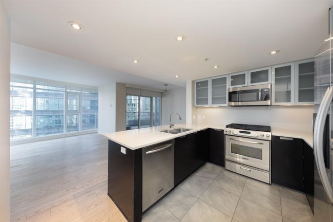 1704 - 1205 W Hastings Street, Condo with 2 bedrooms, 2 bathrooms and 2 parking in Vancouver BC | Image 10
