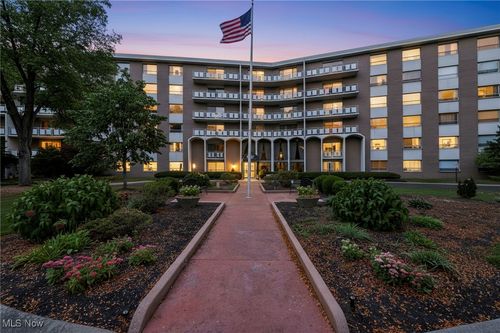 apt-401-3400 Wooster Rd, Rocky River, OH, 44116-4108 | Card Image