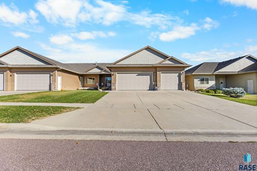 4206 S Banyan Ave Avenue, Sioux Falls, SD, 57110 | Card Image