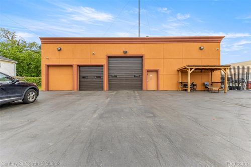 8301 W Chicago, Detroit, MI, 48204-2752 | Card Image