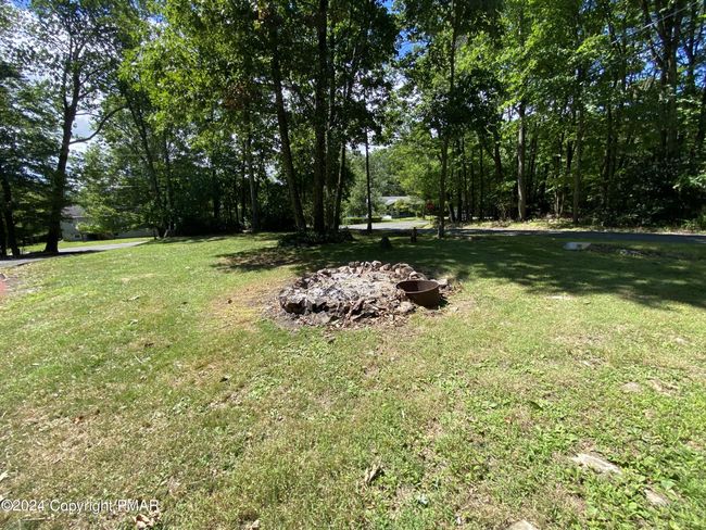 Firepit Yard | Image 4