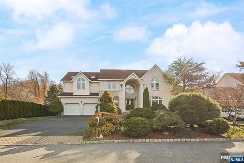 19 Dave Espie Way, Wayne, NJ, 07470-5203 | Card Image