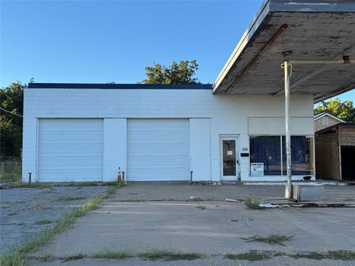309 W California St, Seymour, TX, 76380-1609 | Card Image