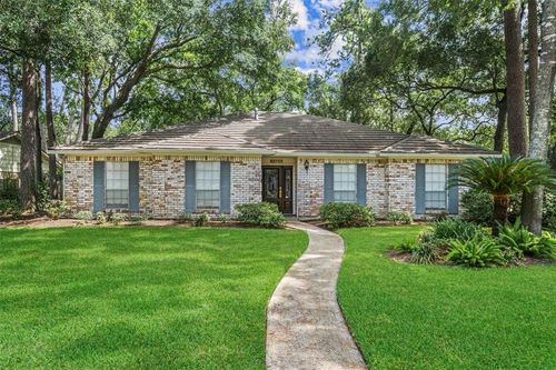 6143 Pebble Beach Dr, Houston, TX, 77069-2537 | Card Image