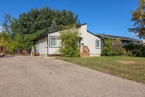 16 Centennial Dr, Fort Mcmurray, AB, T9H1H8 | Card Image