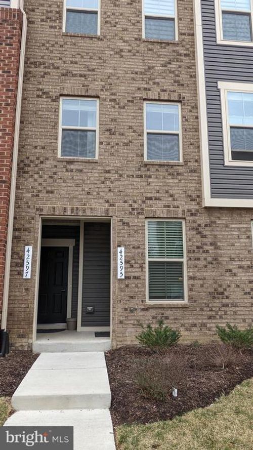 42595 Burbank Ter, STERLING, VA, 20166-2690 | Card Image