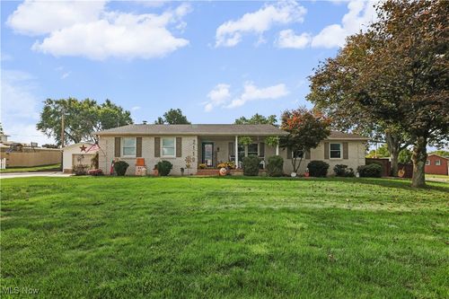 2110 Edmar St, Louisville, OH, 44641-2712 | Card Image