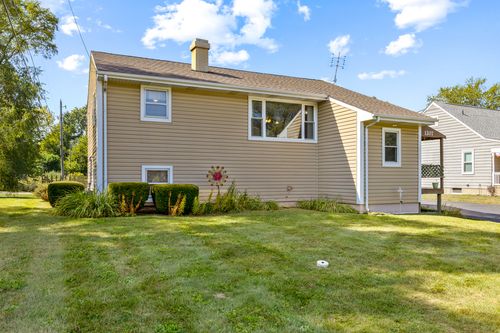 1207 Crystal Lake Rd, Lake In The Hills, IL, 60156-3365 | Card Image