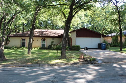 2923 Wentwood Dr, Grapevine, TX, 76051-3848 | Card Image