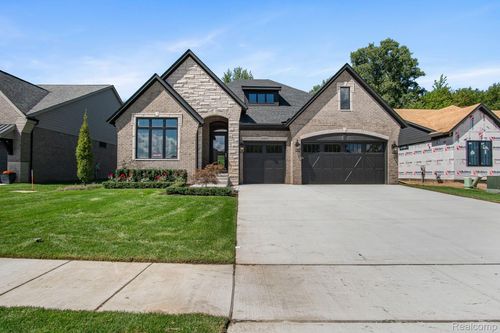 57325 Meadowridge Dr, Washington Township, MI, 48094-4014 | Card Image