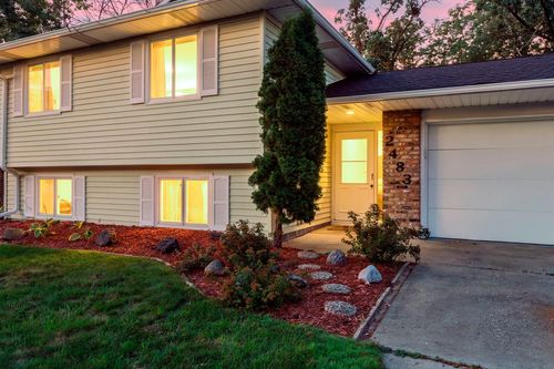 2483 Hidden Valley Ln, Stillwater, MN, 55082-5461 | Card Image