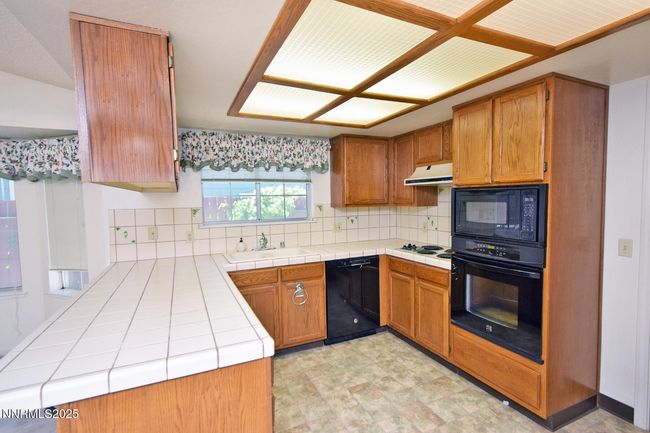 1664 Shadow Wood Rd, House other with 3 bedrooms, 2 bathrooms and 2 parking in Reno NV | Image 7