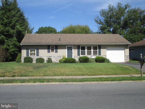 739 Stouffer Ave, CHAMBERSBURG, PA, 17201-2859 | Card Image