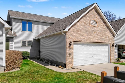 1085 Linda Dr, Davison, MI, 48423 | Card Image