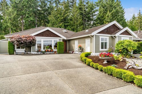 1064 Miraloma Dr, Qualicum Beach, BC, V9K2P1 | Card Image