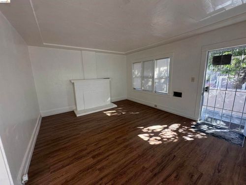 3316 Macarthur Blvd, Oakland, CA, 94602-3822 | Card Image