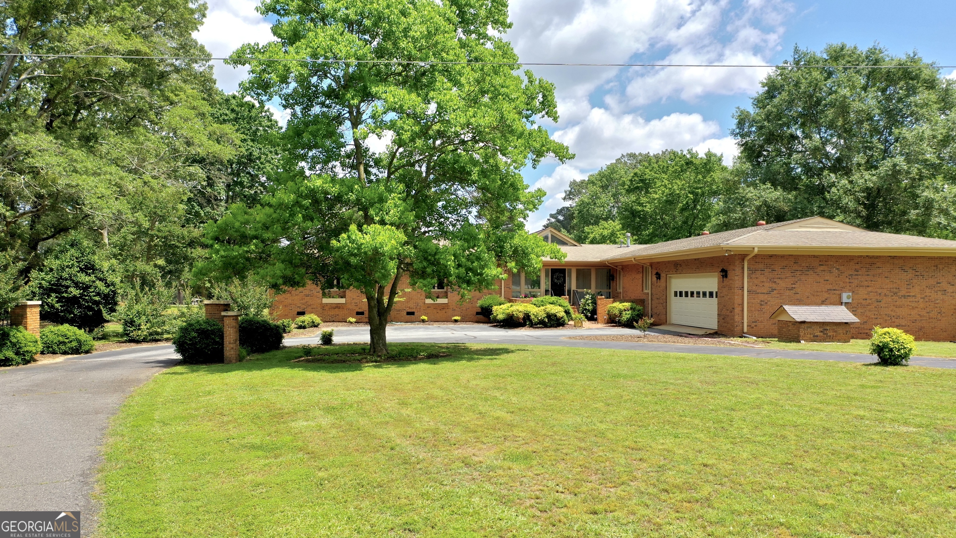 Golfview Dr, Hartwell, GA 30643