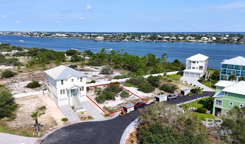 337 Gulfview Ln, Pensacola, FL, 32507-7839 | Card Image