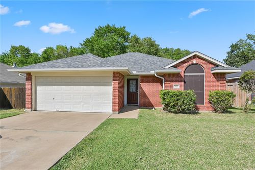 333 Silkwood Dr, Bryan, TX, 77803-3543 | Card Image