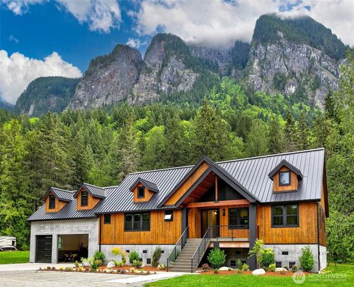 7538 Moon Valley Rd Se, North Bend, WA, 98045-7971 | Card Image
