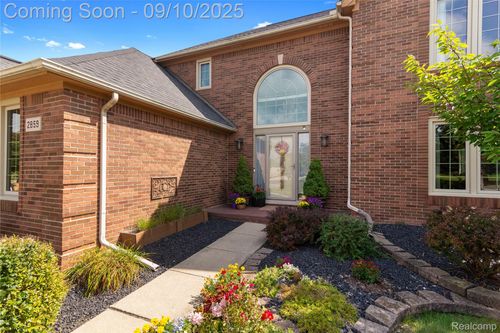 2859 Doncaster Dr, Canton, MI, 48188-6253 | Card Image