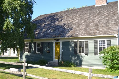 11 Smith Ave, Niantic, CT, 06357-3229 | Card Image
