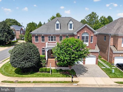 8263 Trailwood Ct, Vienna, VA, 22182-6042 | Card Image
