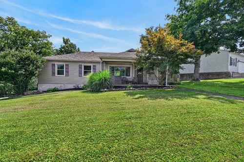 205 Donna Dr, Aurora, IN, 47001-1615 | Card Image