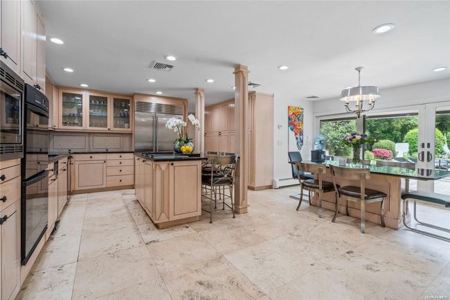 Large Eat In Kitchen Open To Backyard | Image 12